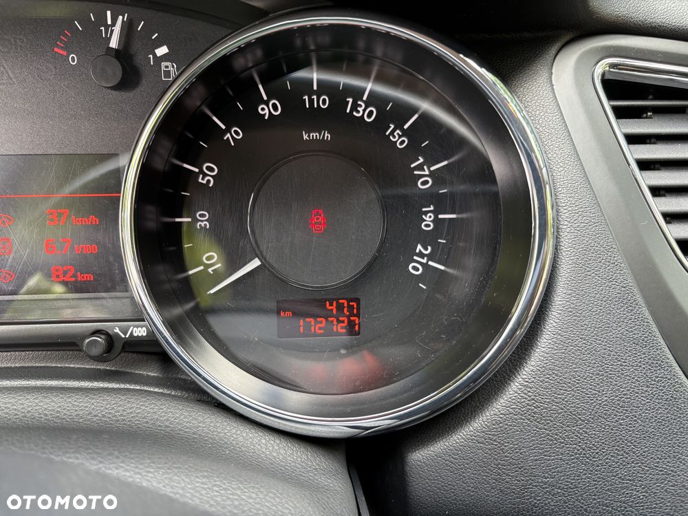 Peugeot 5008 1.6 BlueHDi Style 7os - 12