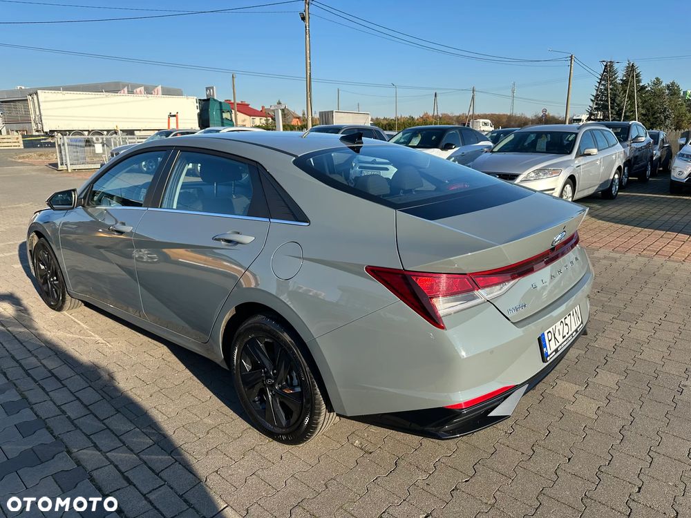 Hyundai Elantra 1.6 Modern CVT - 4