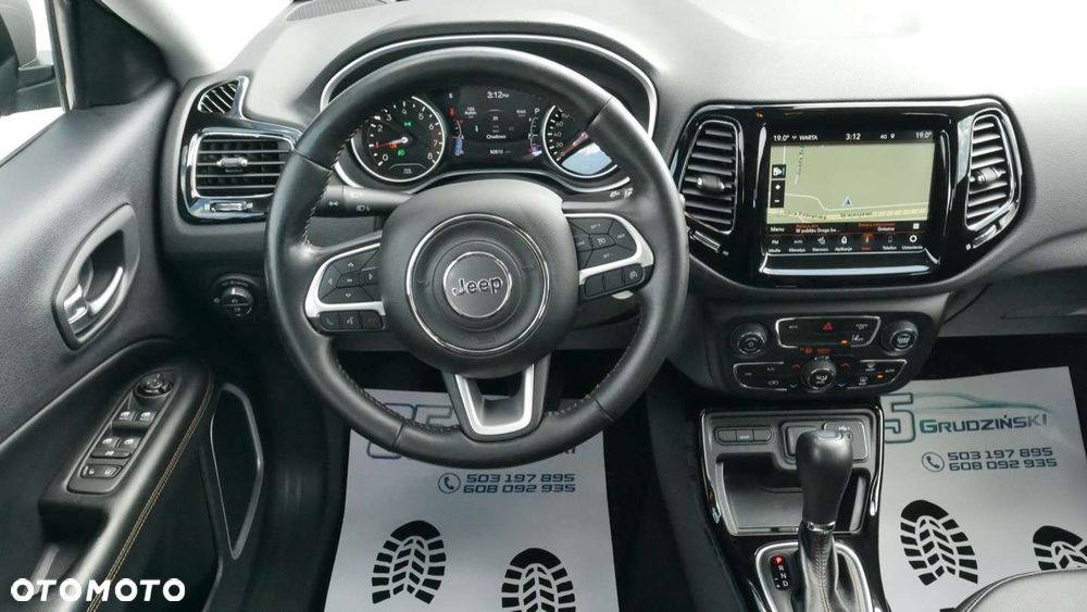 Jeep Compass - 10