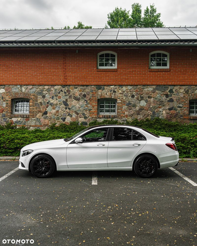 Mercedes-Benz C-Class 2018 photo 3