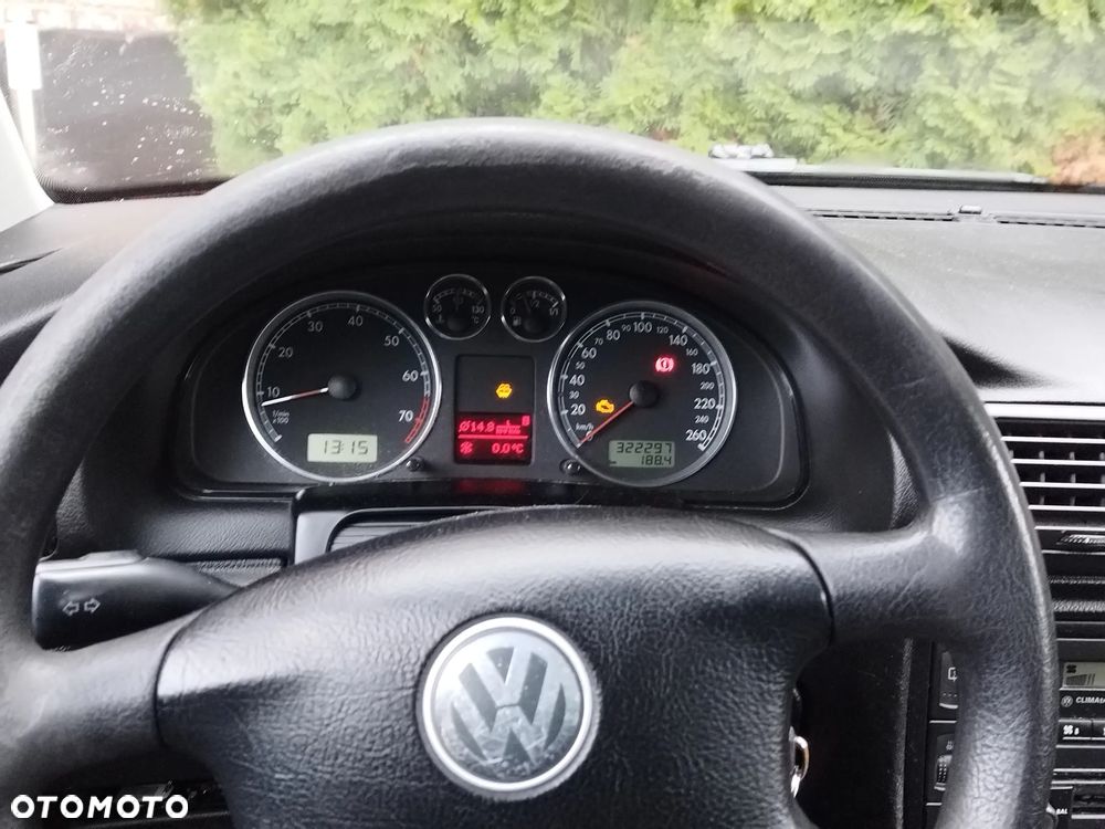 Volkswagen Passat 2.0 Exclusive - 2