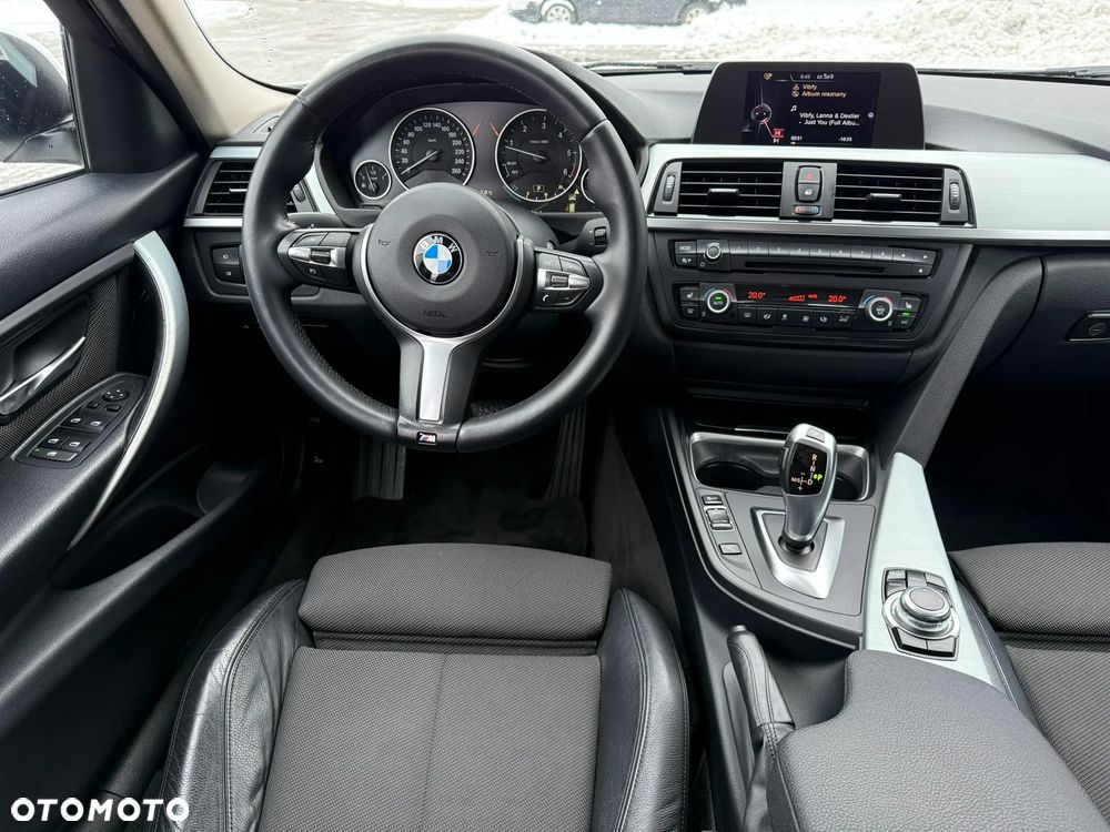 BMW Seria 3 320d xDrive Sport Line - 31