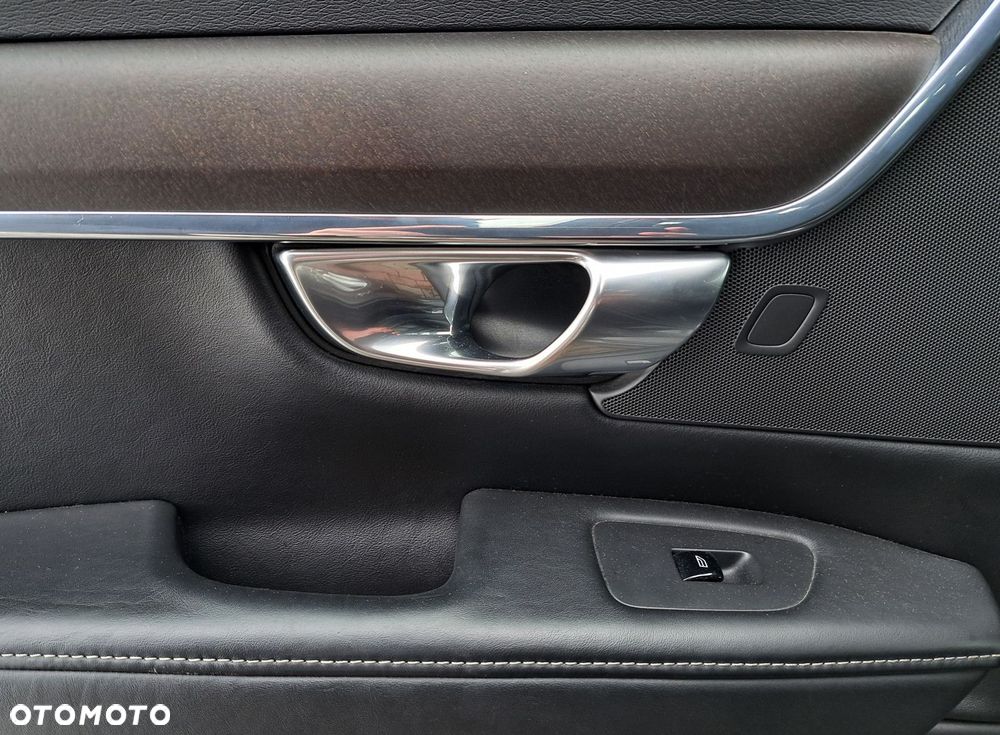 Volvo V90 Cross Country - 25