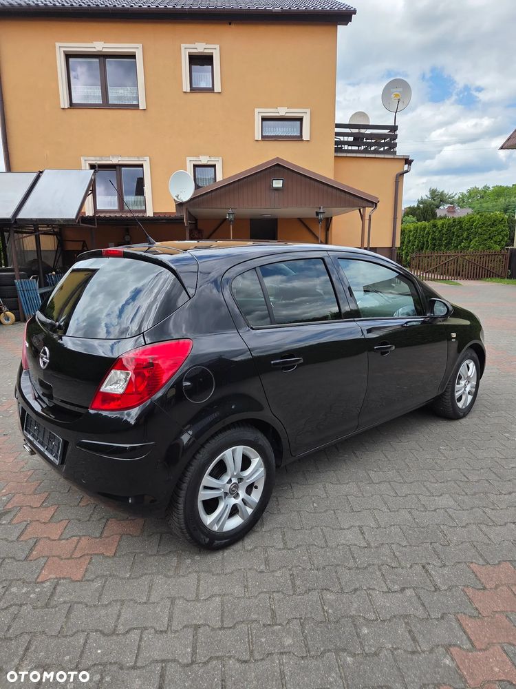 Opel Corsa 1.4 16V Satellite - 9