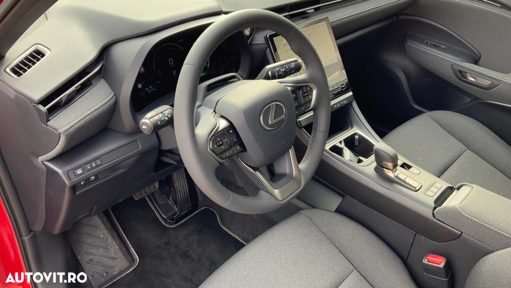 LEXUS LBX 2026 — imagine 7