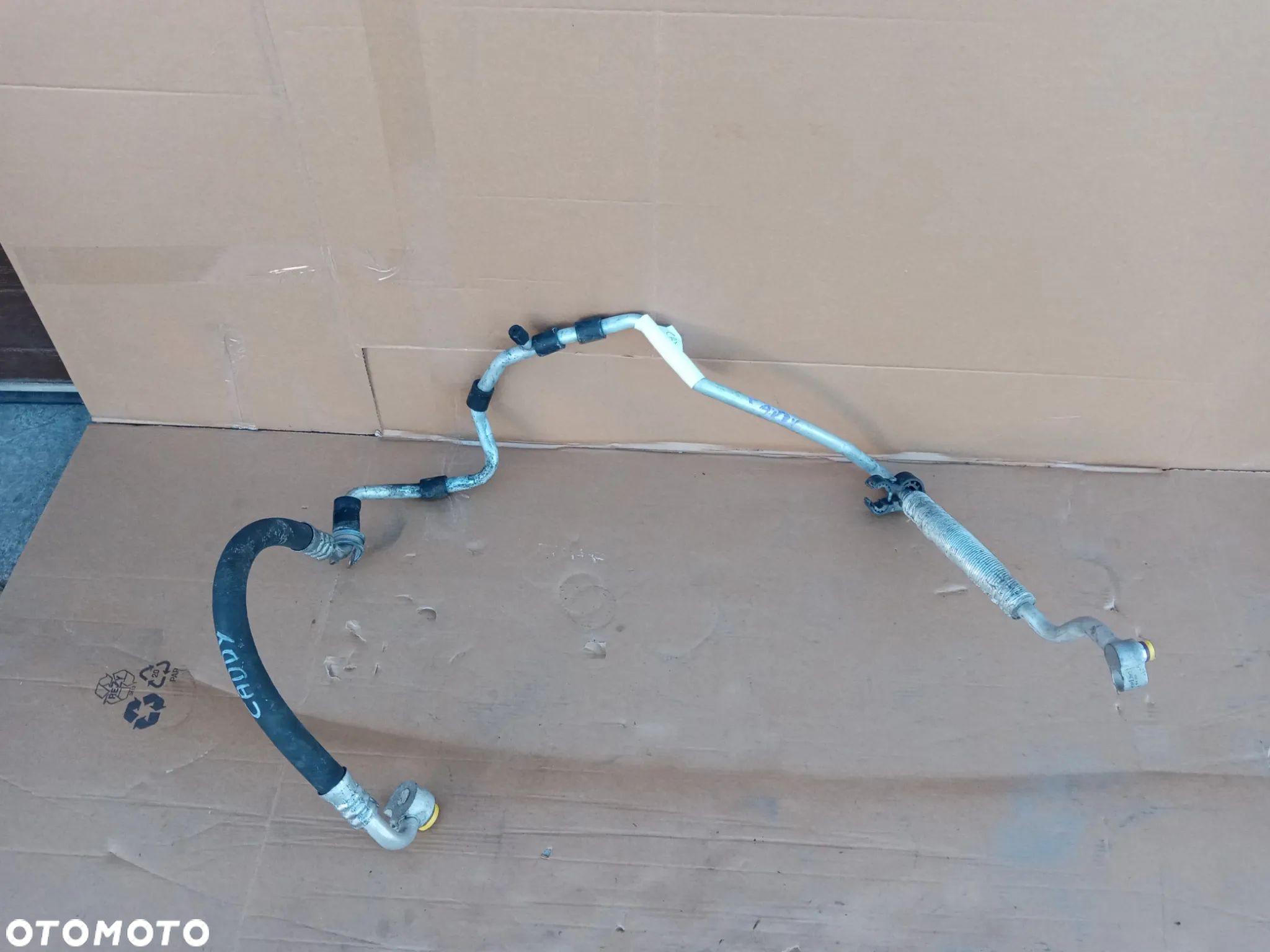 Przewód rurka klimatyzacji klimy VW Caddy III 1T0820743AA - 1