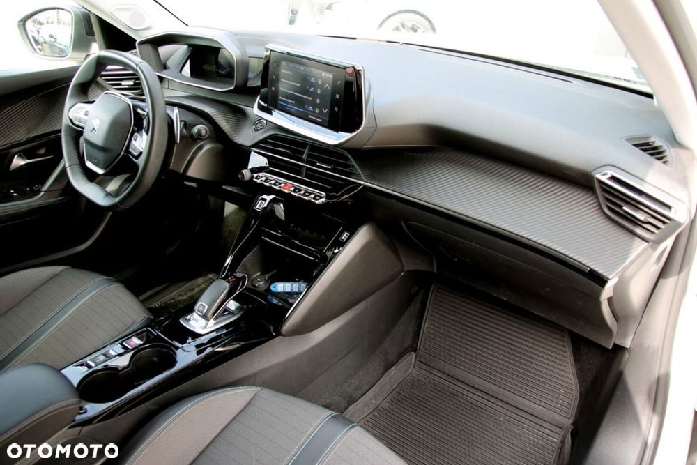 Peugeot 2008 1.2 PureTech Allure S&S EAT8 - 22