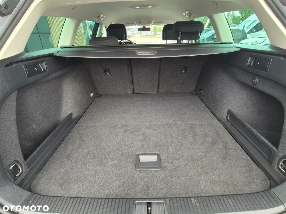 Volkswagen Passat - 26
