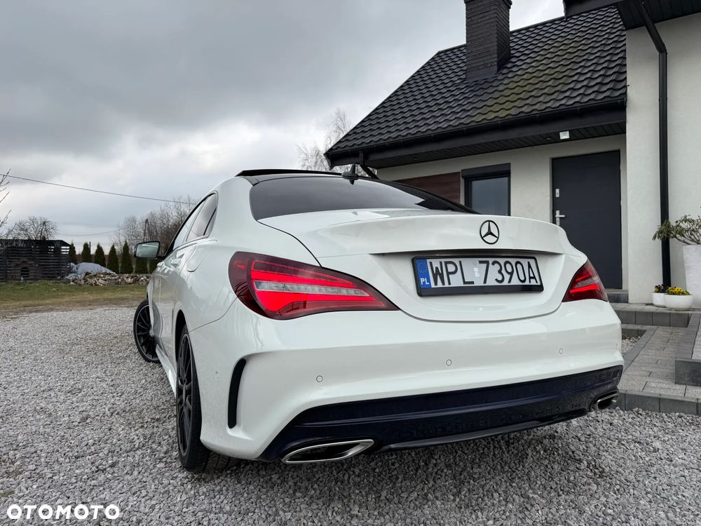 Mercedes-Benz CLA 180 AMG Line - 38