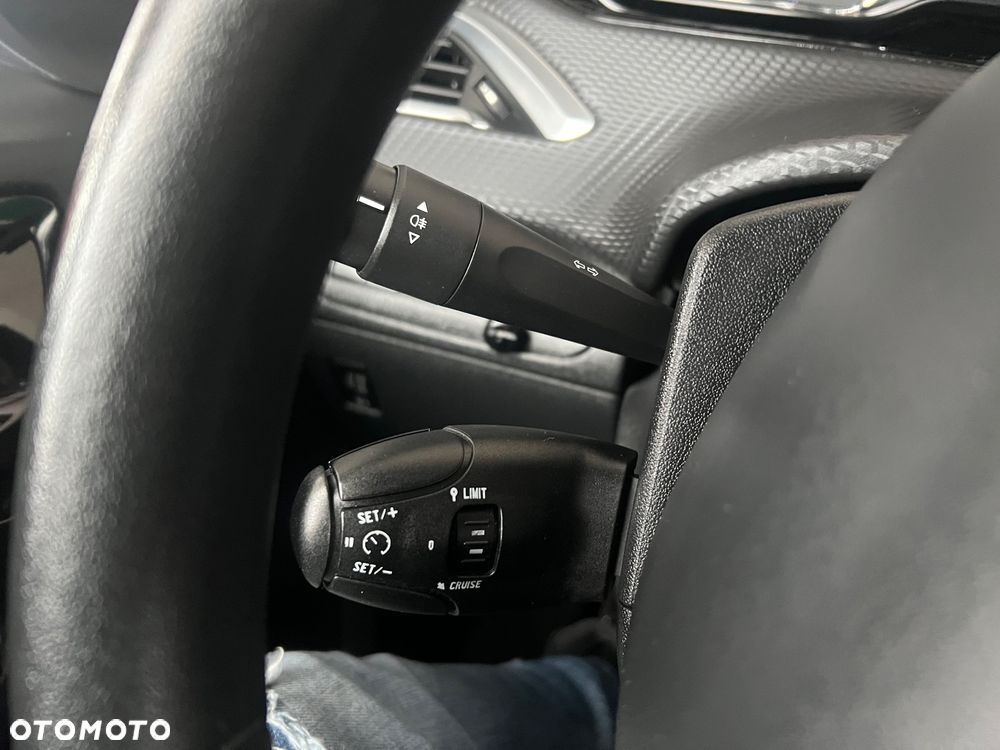 Peugeot 2008 PureTech 82 Allure - 34