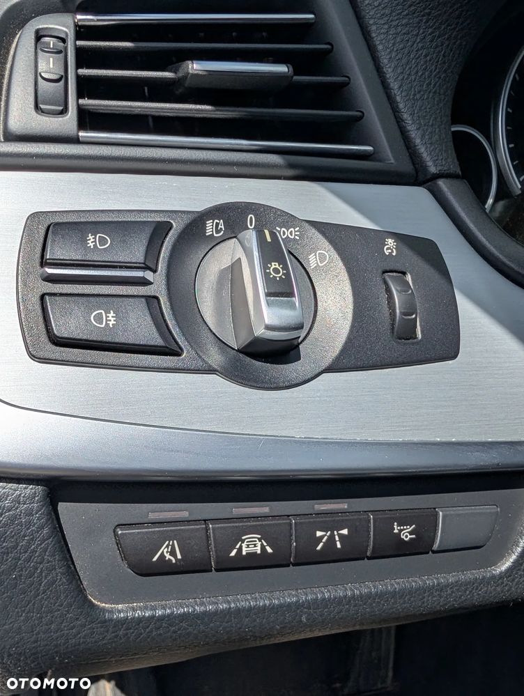 BMW Seria 5 530d Luxury Line - 12