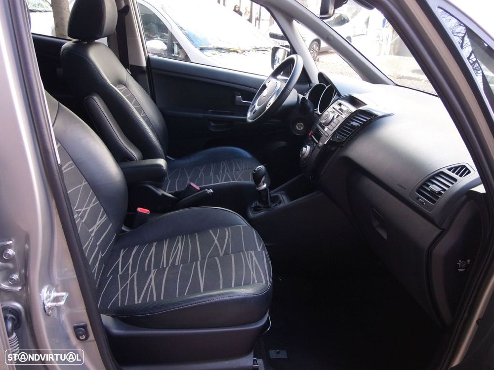 Kia Venga 1.6 CRDi 128 Dream-Team Edition - 13