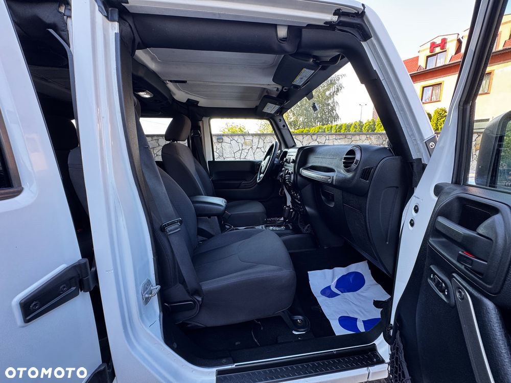 Jeep Wrangler 3.6 Unlim Sahara - 20