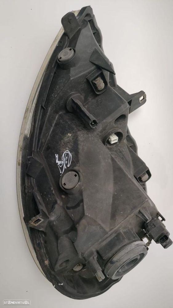 Farol Dto RENAULT TRAFIC II REF. 8200701361 93859832 - 4