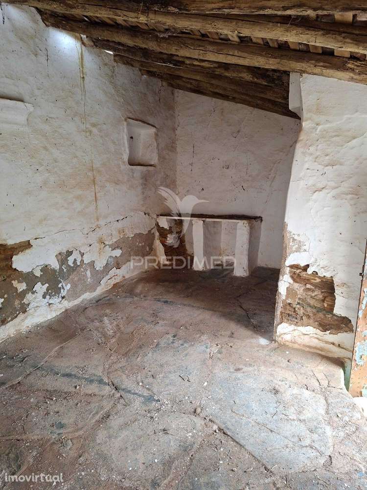 Moradia com 4 divisões + Terreno Rustico com 2750m2 - Grande imagem: 5/32