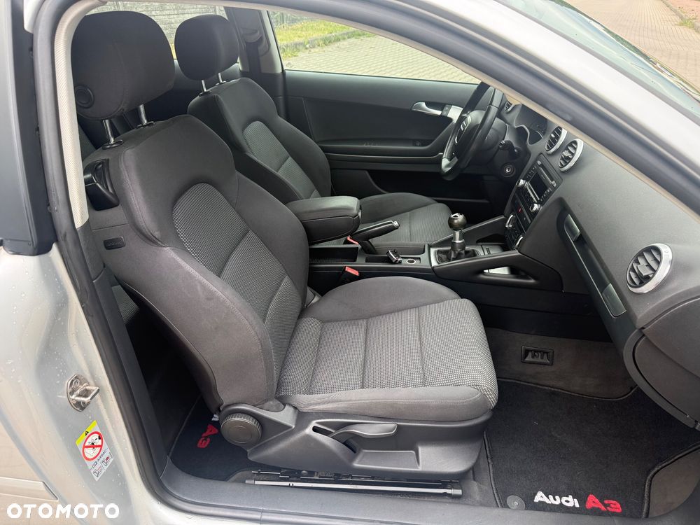 Audi A3 3-drzwiowe 1.6 Ambition - 10