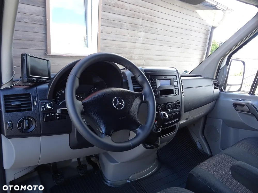 Mercedes-Benz Sprinter - 15