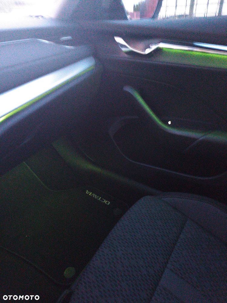 Skoda Octavia 1.5 TSI ACT Style DSG - 23