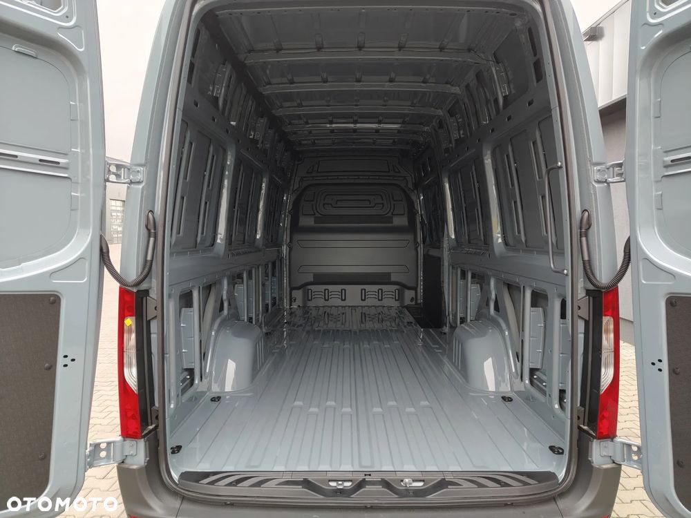 Mercedes-Benz Sprinter - 8