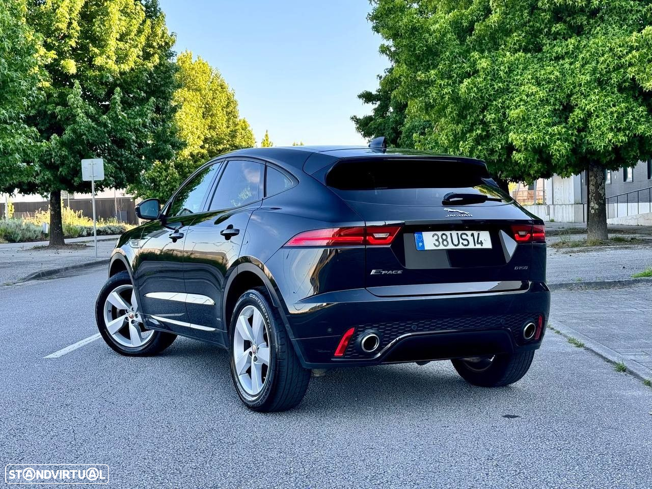 Jaguar E-Pace 2.0 i4D R-Dynamic - 2
