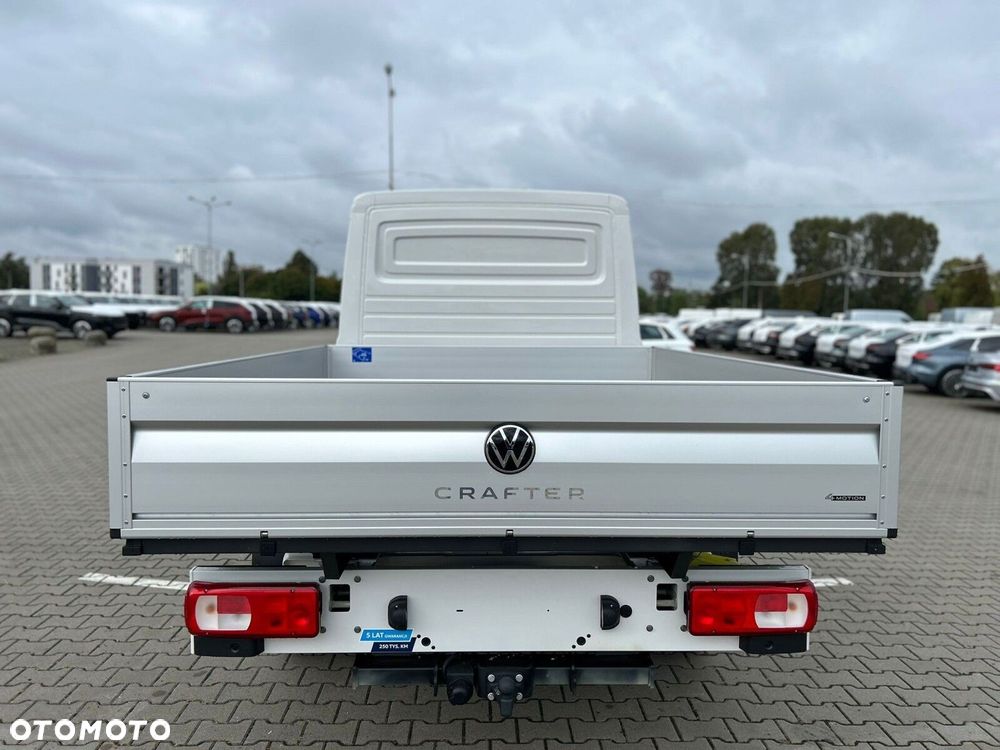 Volkswagen Crafter VOLKSWAGEN Crafter 35 Skrzyniowy z podwójną kabiną silnik: 2,0 l EU6 SCR 177 KM / skrzynia biegów: 4MOTION automatyczna 8-biegowa rozstaw osi: 3640 mm - 6