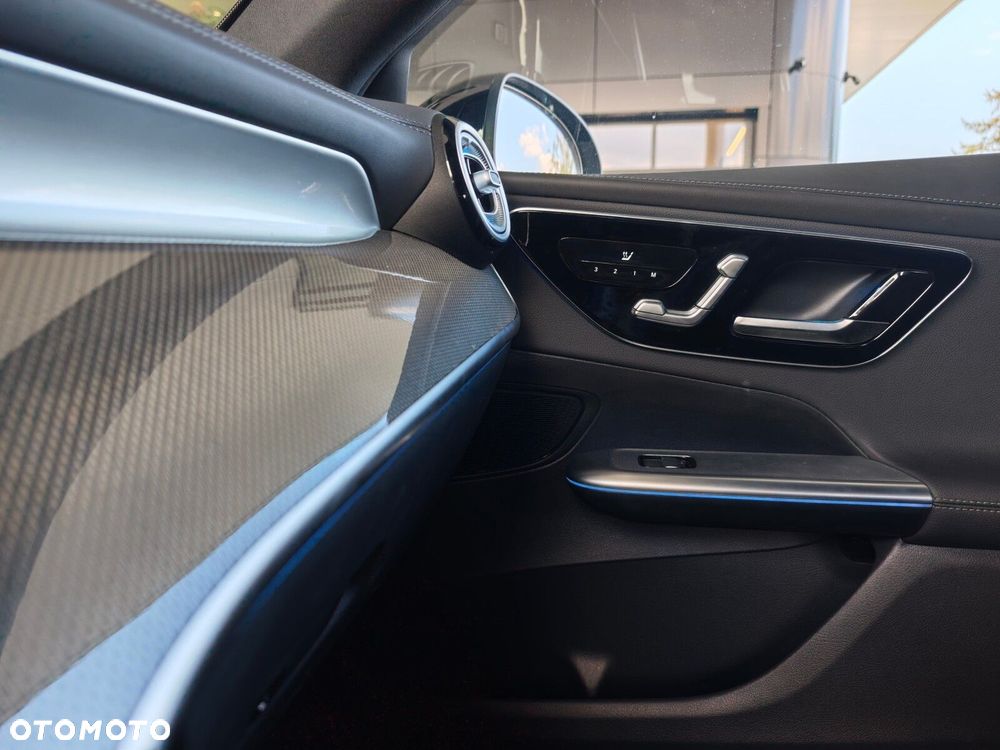 Mercedes-Benz GLC 300 e PHEV 4-Matic AMG Line - 25