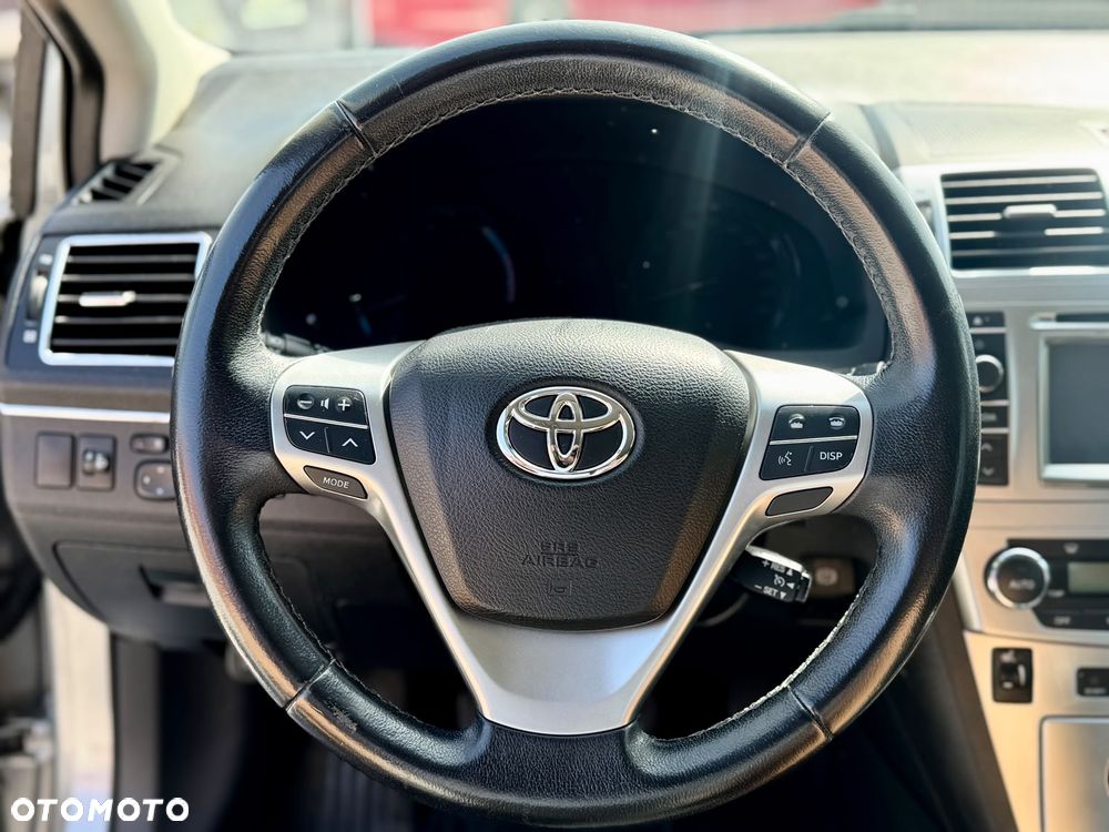 Toyota Avensis 1.8 Sol plus NAVI - 22
