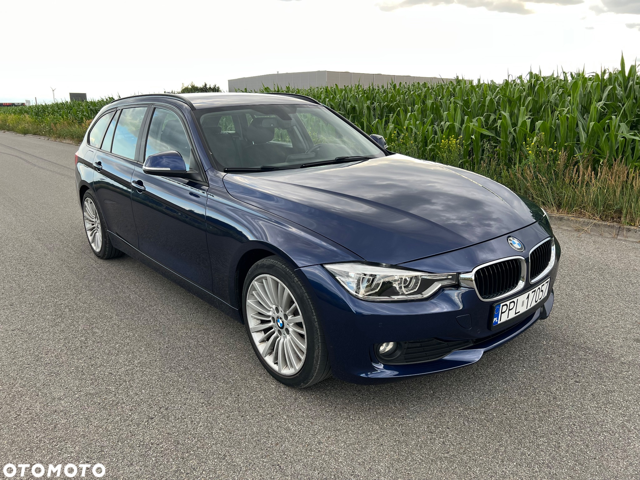 BMW Seria 3 318d Touring - 3