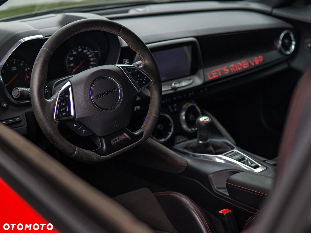 Chevrolet Camaro 6.2 V8 Coupe ZL1 - 11