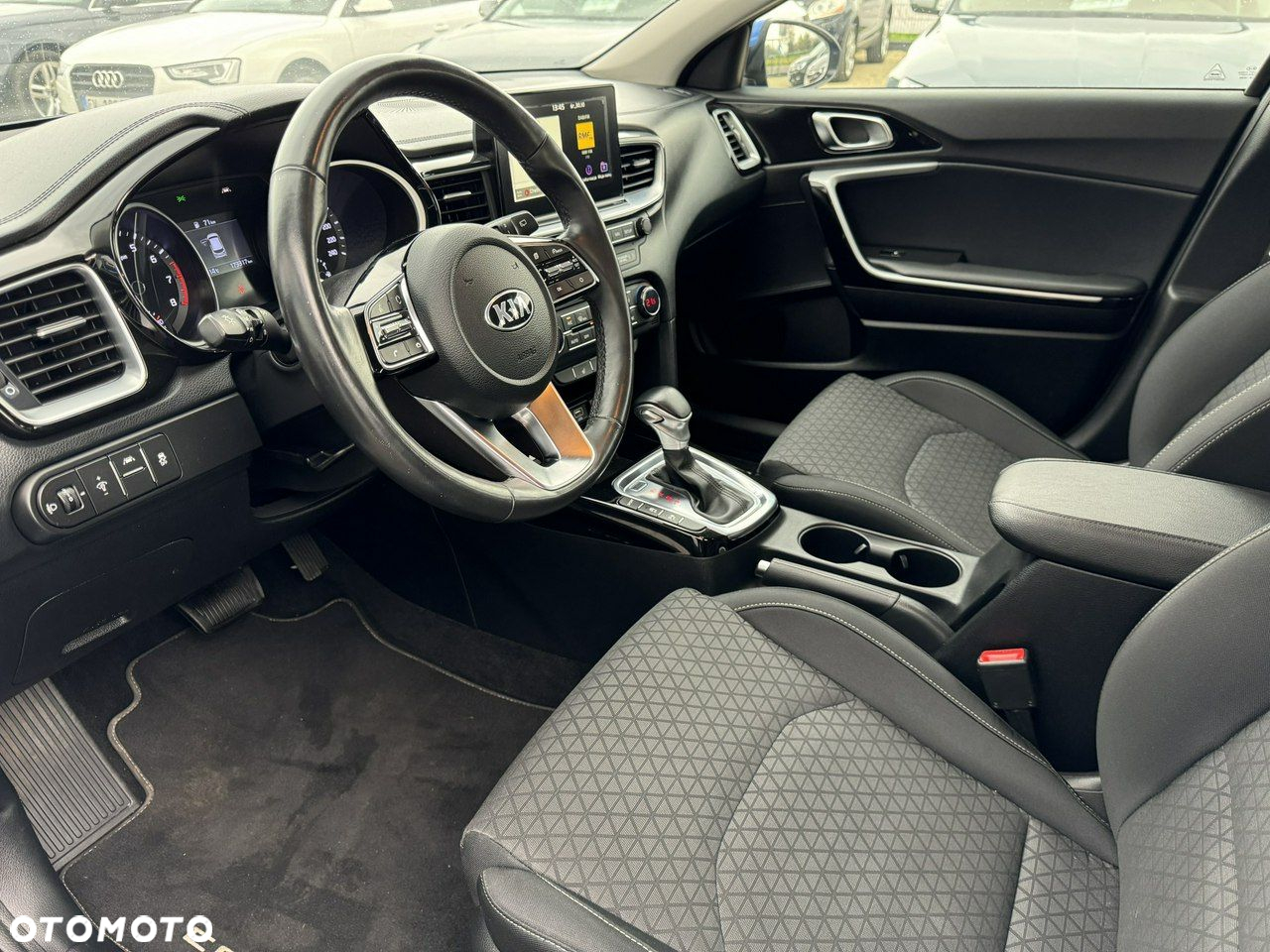 Kia Ceed - 23