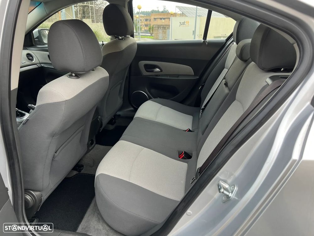 Chevrolet Cruze 2.0 VCDi LT - 8