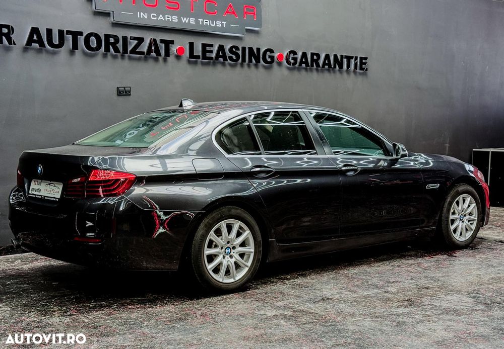 BMW Seria 5 520d Aut. Luxury Line - 7