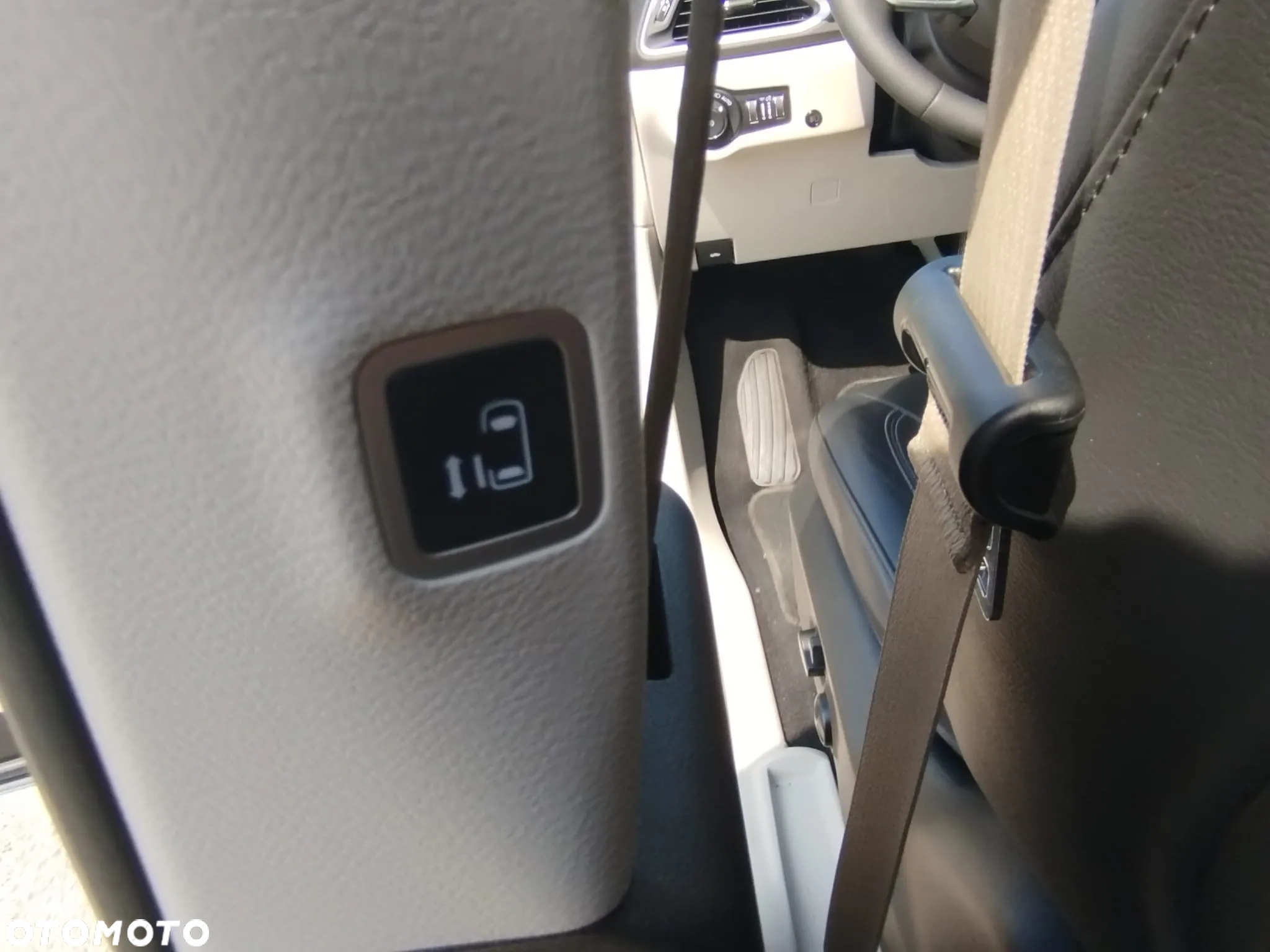 Chrysler Pacifica - 27