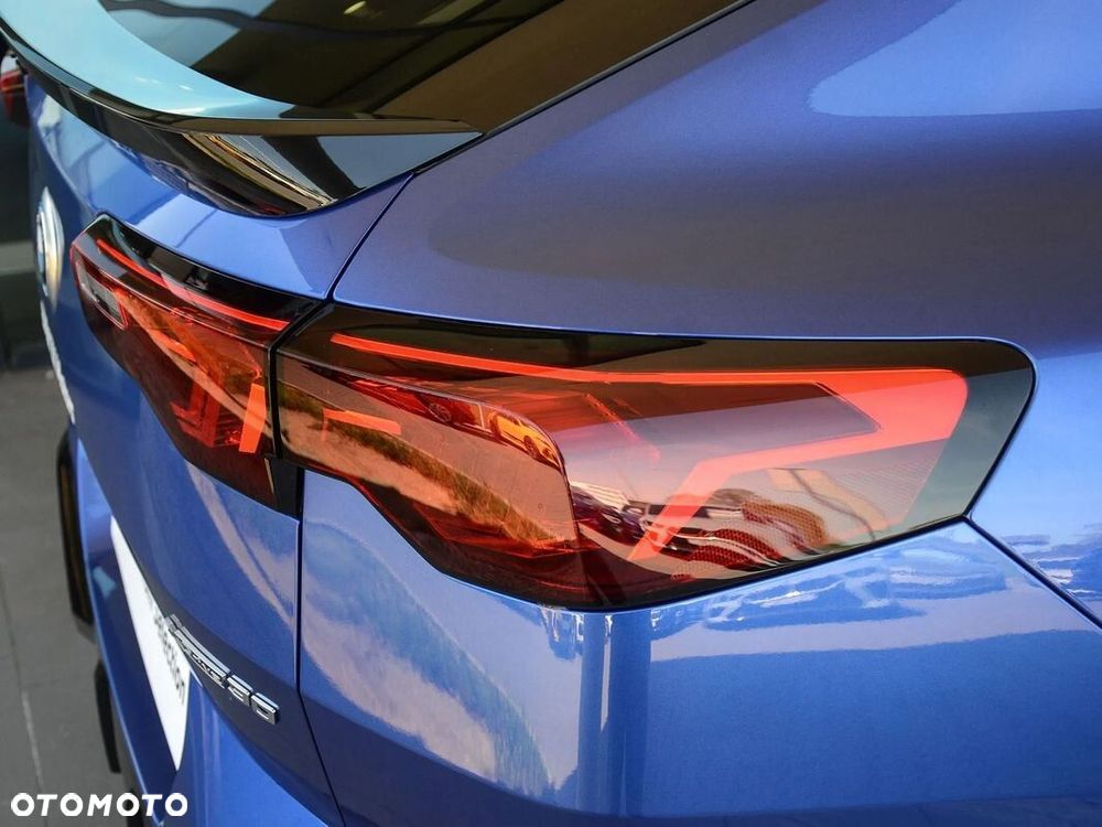 BMW iX2 xDrive30 66.5kWh M Sport - 13