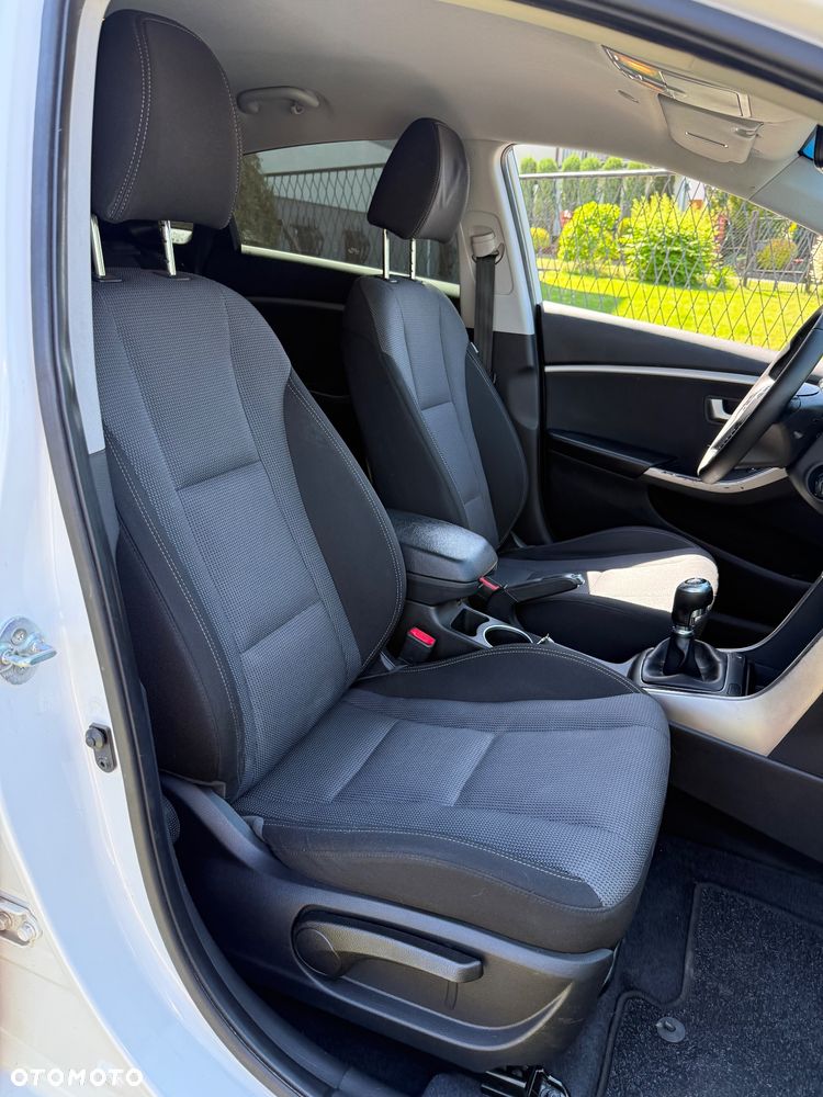 Hyundai i30 blue 1.4 YES Gold - 15
