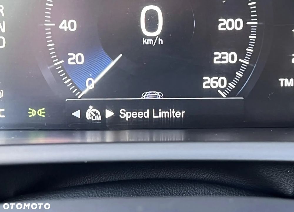 Volvo XC 90 - 30