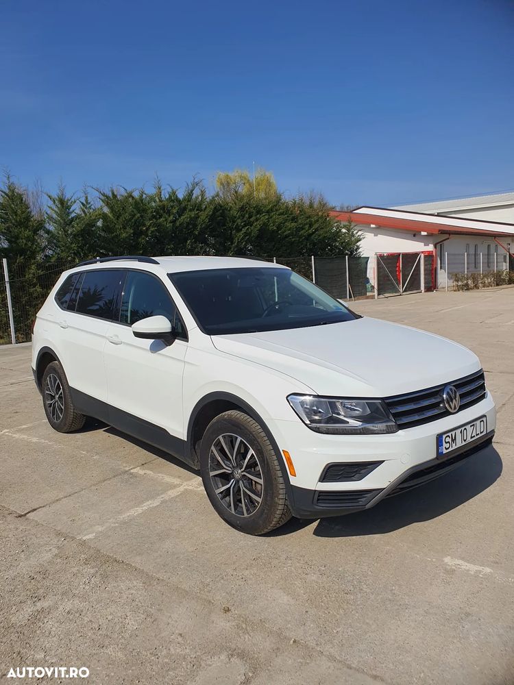 Volkswagen Tiguan - 1