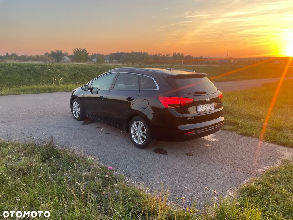 Kia Ceed 1.6 CRDi 128 ISG Dream-Team Edition - 5
