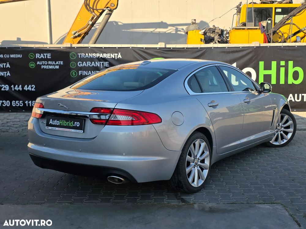 Jaguar XF 2.2D Premium Luxury - 9