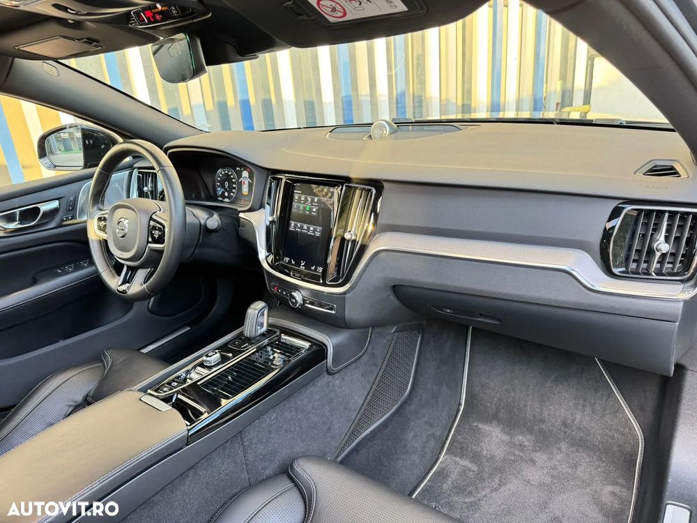 Volvo S60 T8 eAWD R-Design - 17