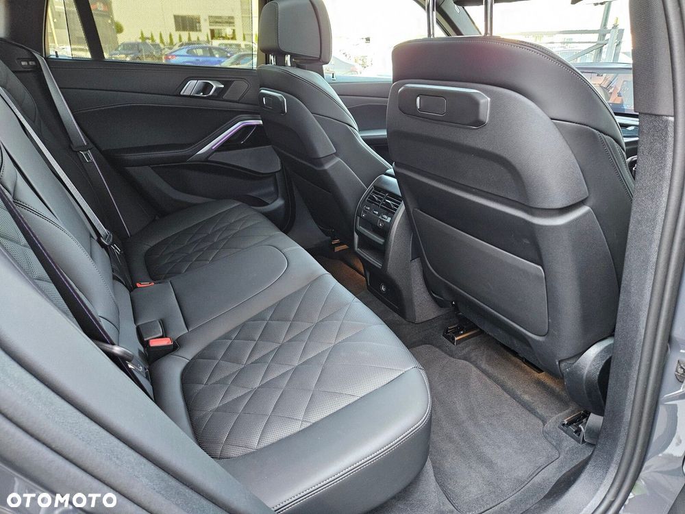 BMW X6 xDrive40d mHEV - 27