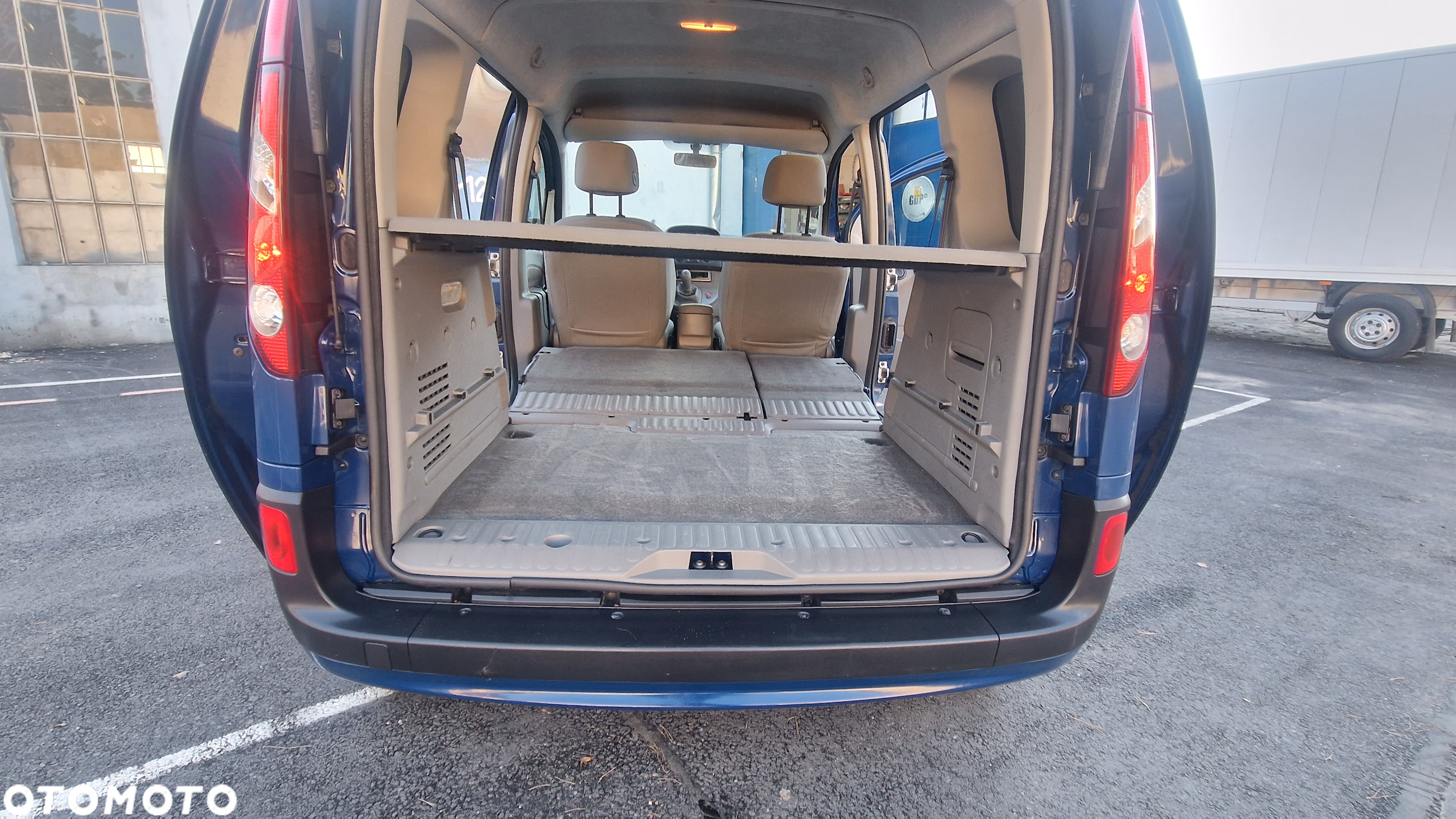 Renault Kangoo 1.6 8V 90 Happy Family - 26