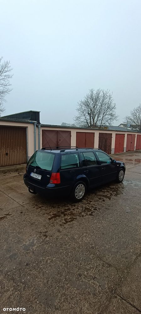Volkswagen Golf - 8