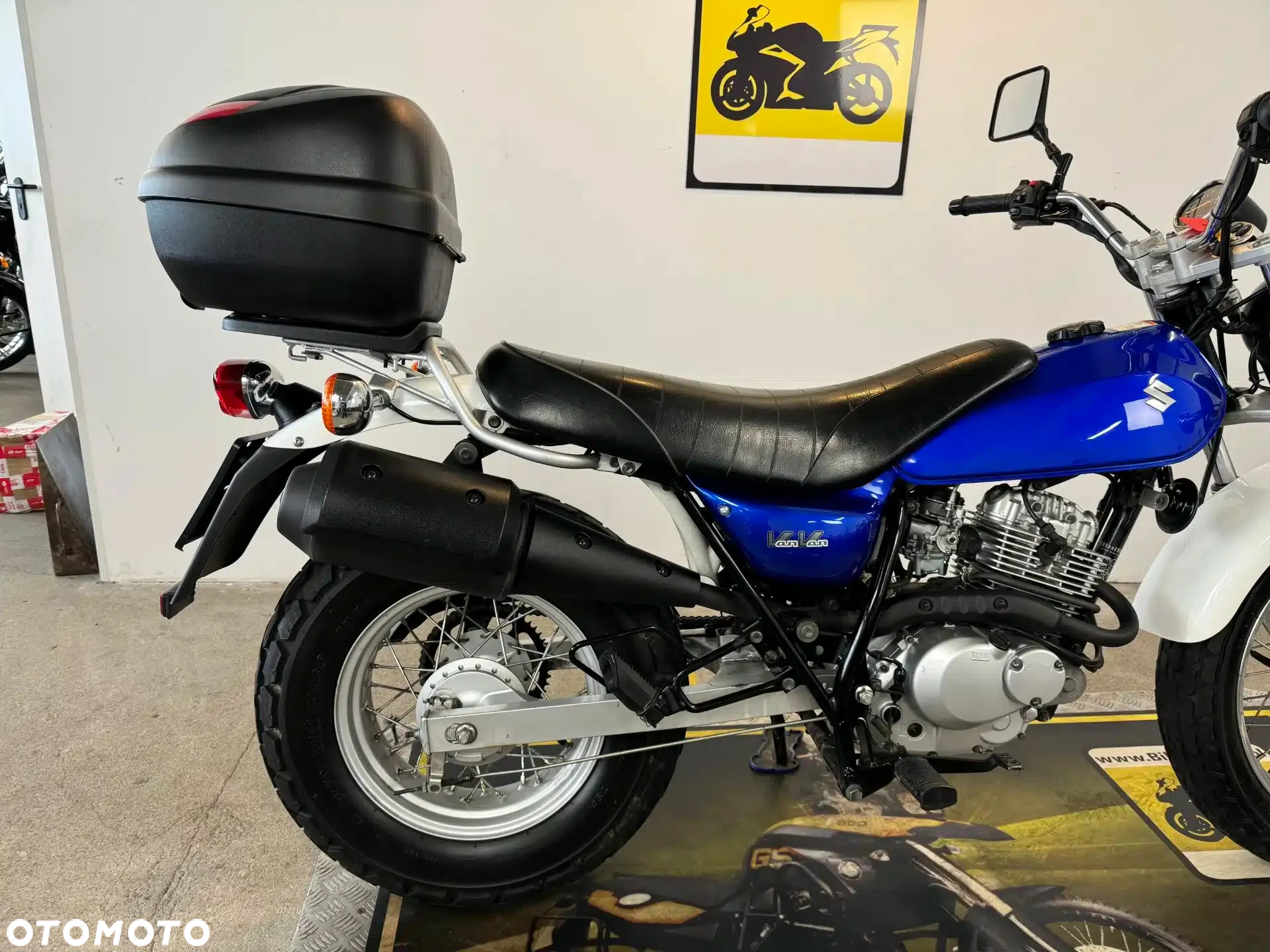 Suzuki RV - 16
