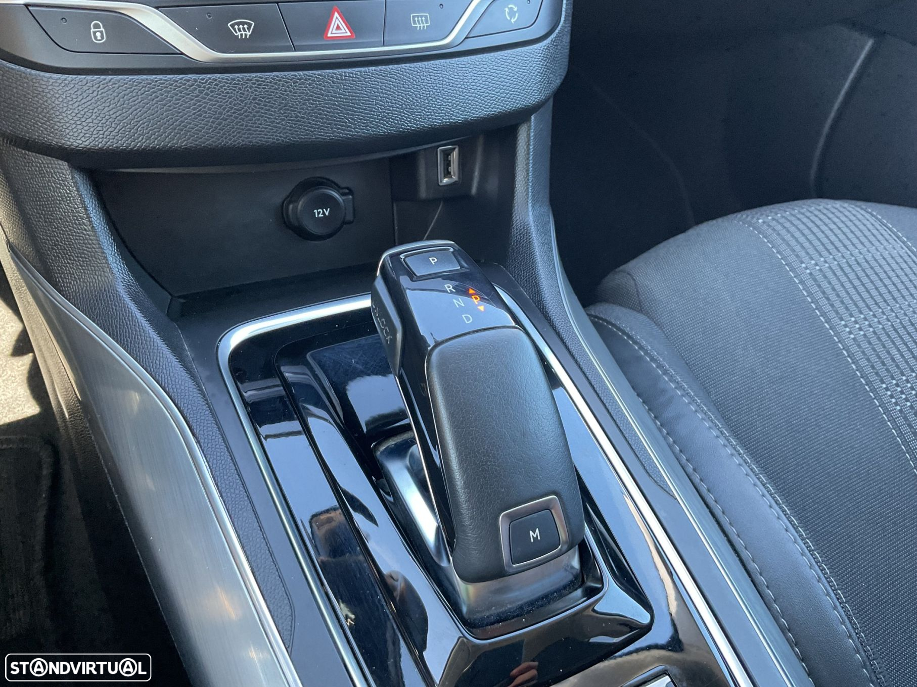 Peugeot 308 1.2 PureTech Allure EAT8 - 32