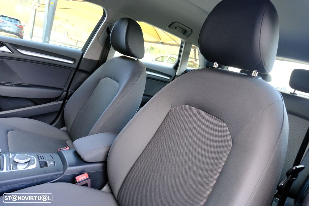 Audi A3 Sportback 30 TDI - 8