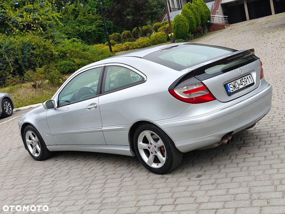 Mercedes-Benz Klasa C 180 Kompressor Sport Edition - 16