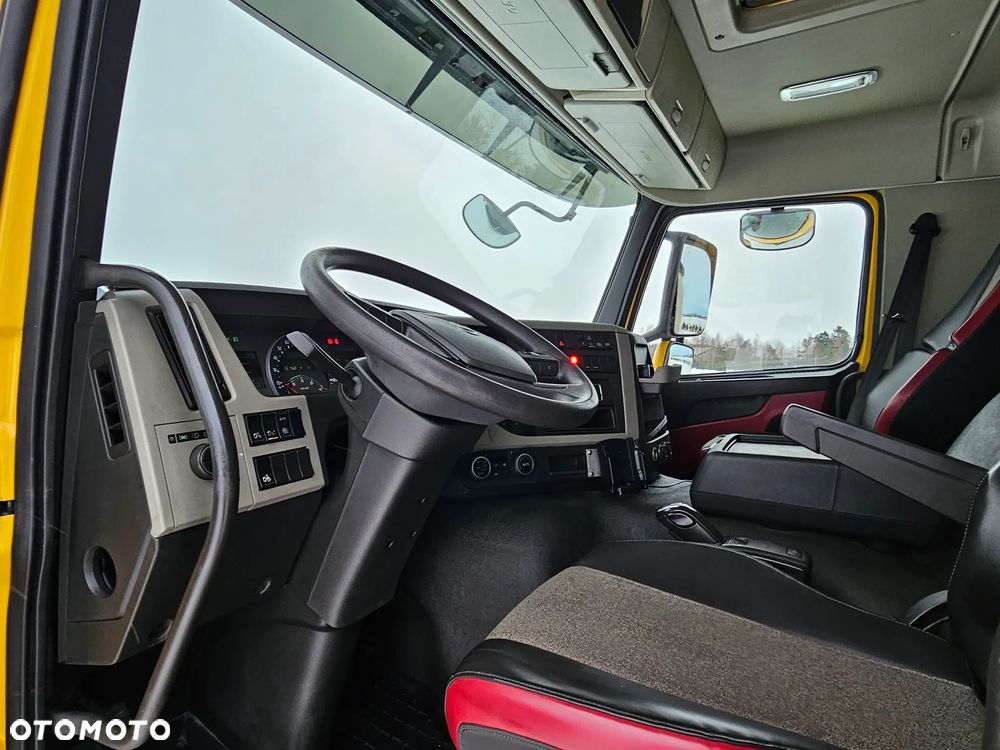 Volvo Fm 330 - 8
