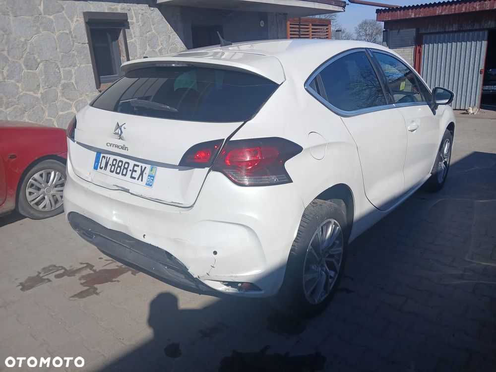 Citroën DS4 e-HDi 110 Chic - 3