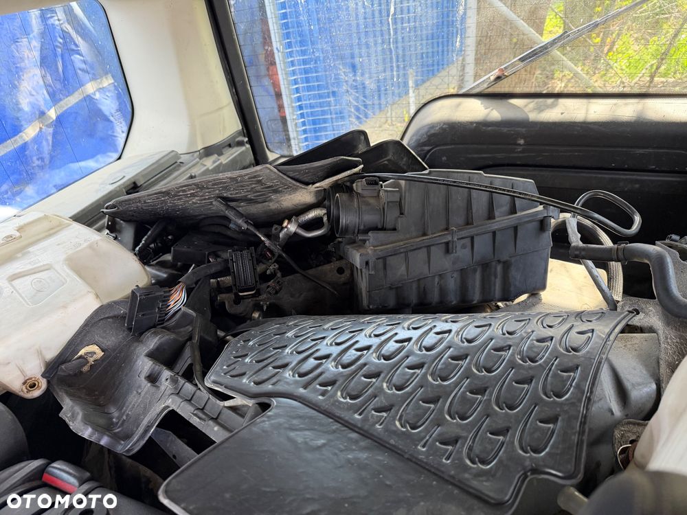 Land Rover Discovery 3.0 TD V6 S - 9